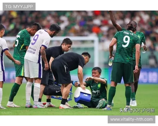 足球球星赛场遭遇尴尬瞬间令人哭笑不得的精彩盘点